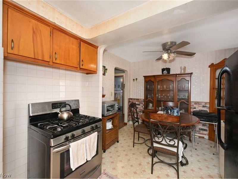 17812 Dalewood Avenue, Maple Heights, OH 44137 Photo 8