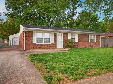 3001 E Yellowstone Dr, Owensboro, KY 42303