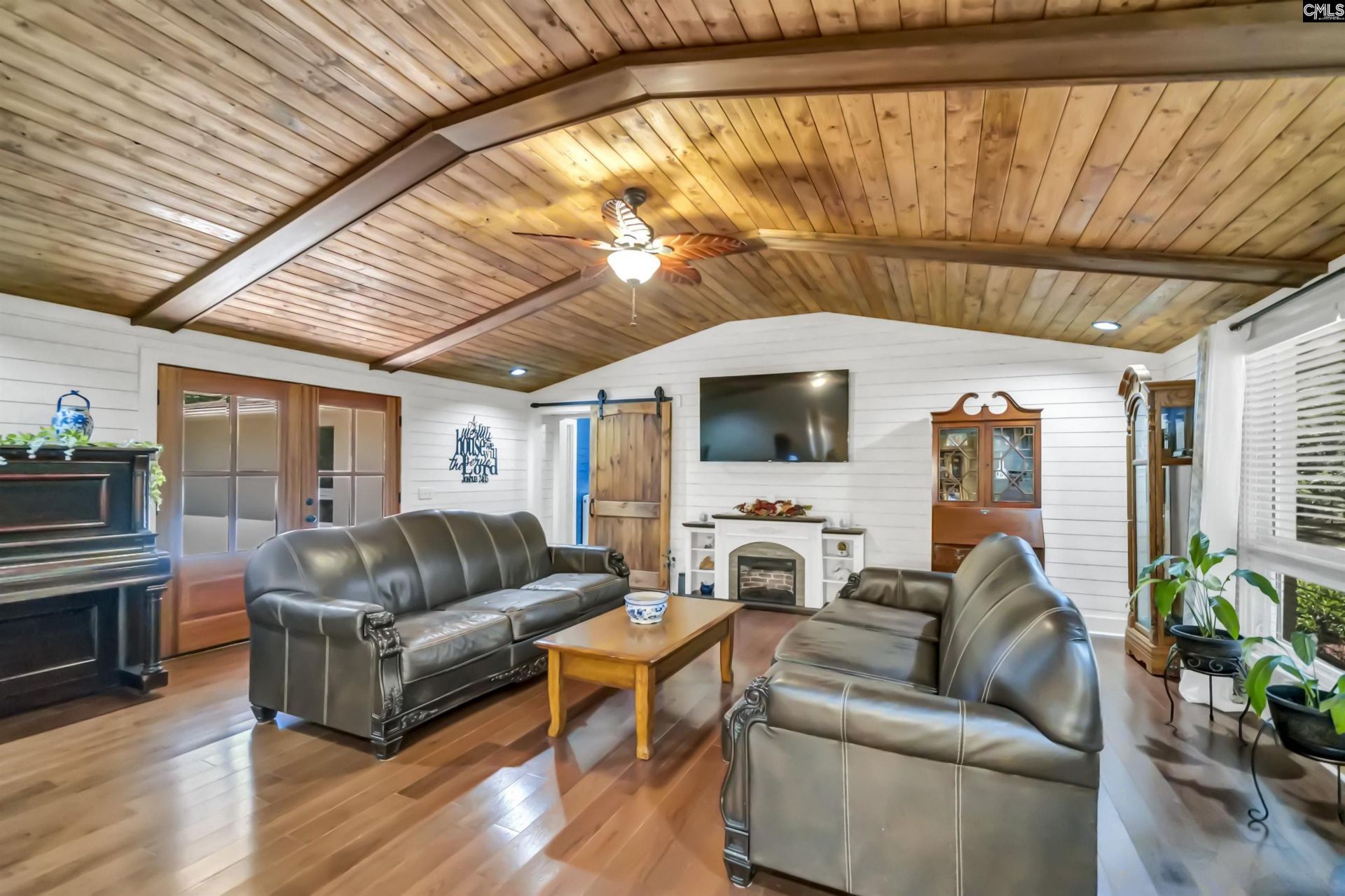 540 Little Creek Drive  Photo 5