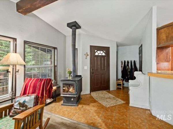 29 Rising Ln, Cascade, ID 83611