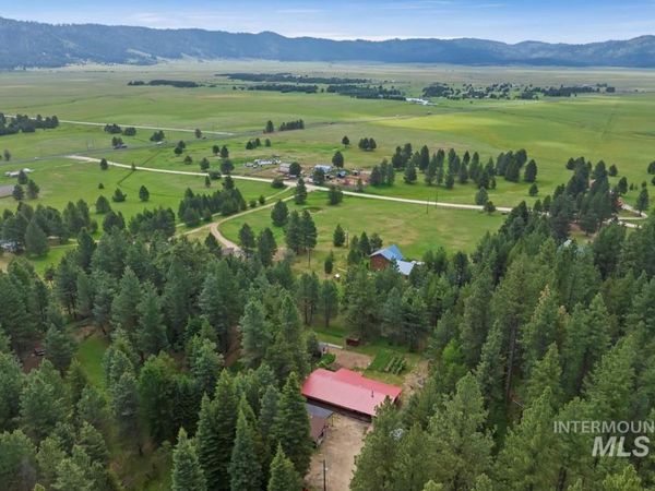 29 Rising Ln, Cascade, ID 83611