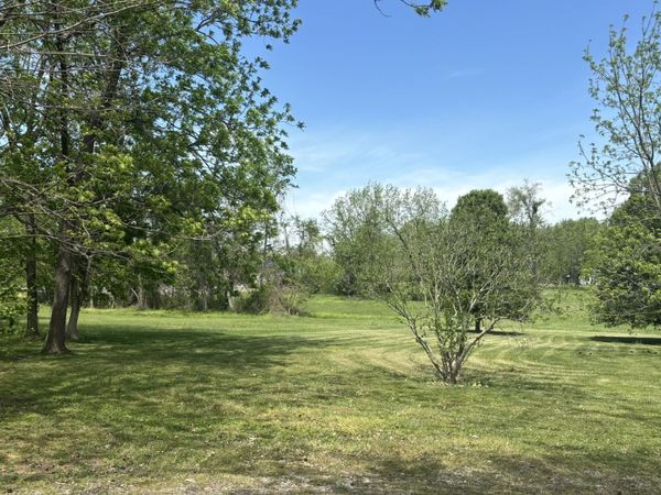 408 College St , Lafayette, TN 37083