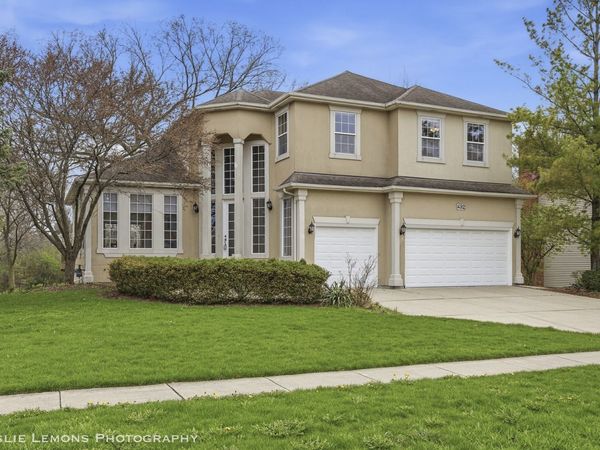 492 Bond Drive , Batavia, IL 60510