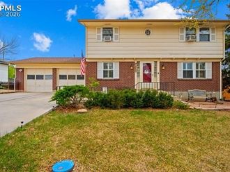 17 Clover Circle Colorado Springs, CO 80906
