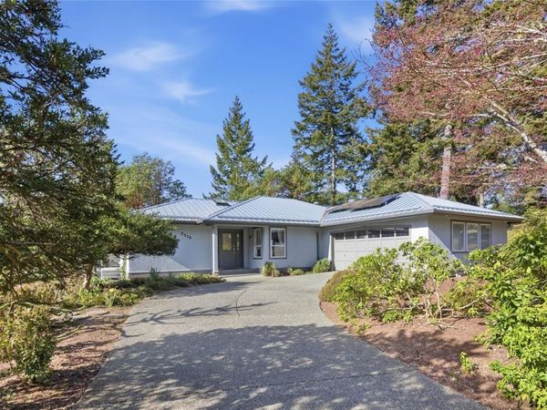 3370 Redden Rd, Nanoose Bay, BC V9P 9H4