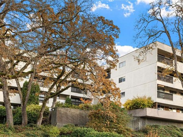 3277 Glasgow Ave, Unit 409, Saanich, BC V8X 1M3