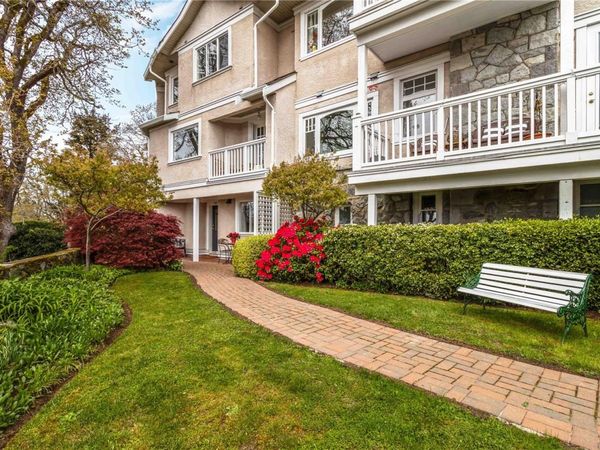 1196 Clovelly Terr, Unit 101, Saanich, BC V8P 1V6