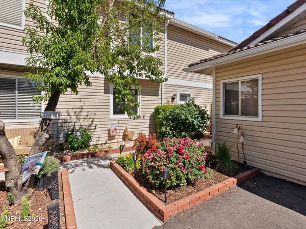 1122 Bradley Square, Sparks, NV 89434