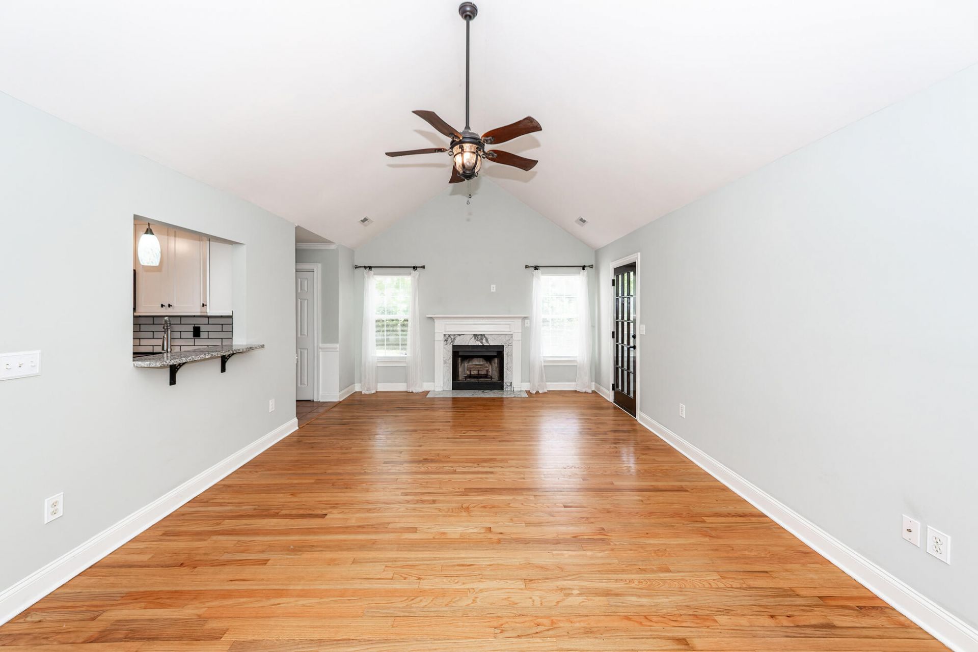 1333 Mapleton Avenue Photo 11