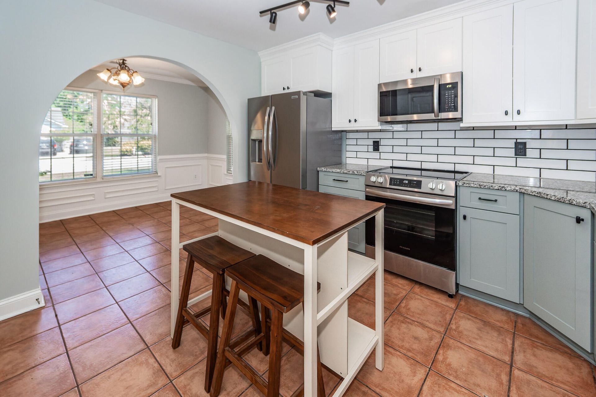 1333 Mapleton Avenue Photo 12