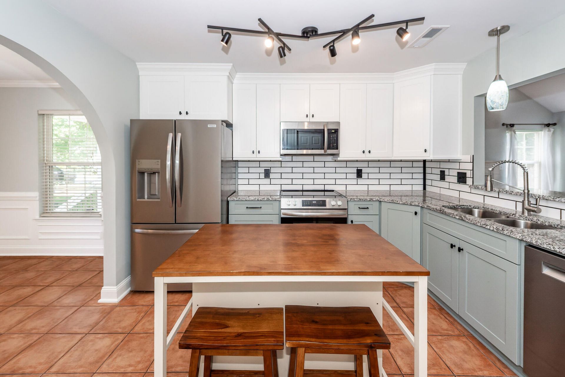 1333 Mapleton Avenue Photo 13