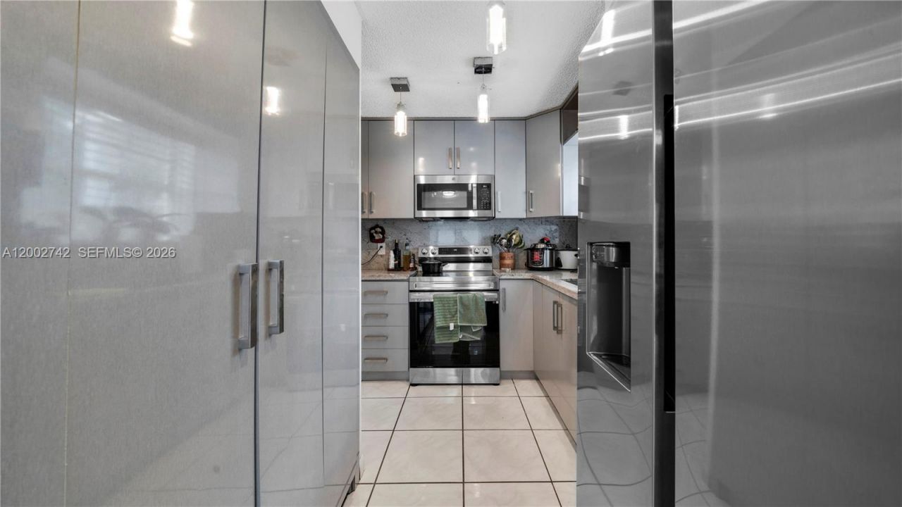 13918 SW 161st Ter, Miami, FL 33177 Photo