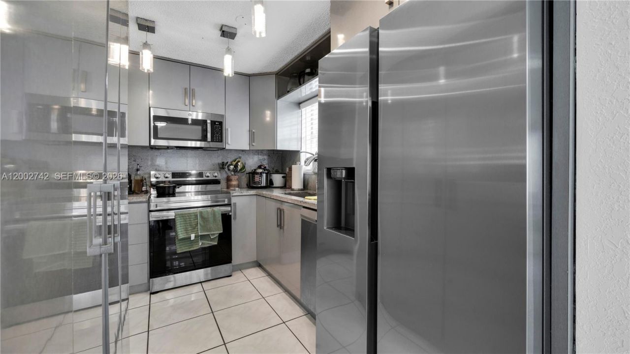 13918 SW 161st Ter, Miami, FL 33177 Photo