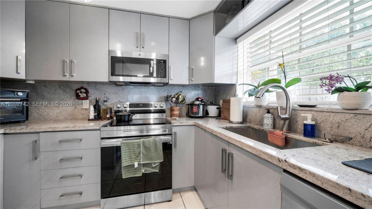 13918 SW 161st Ter, Miami, FL 33177 Photo