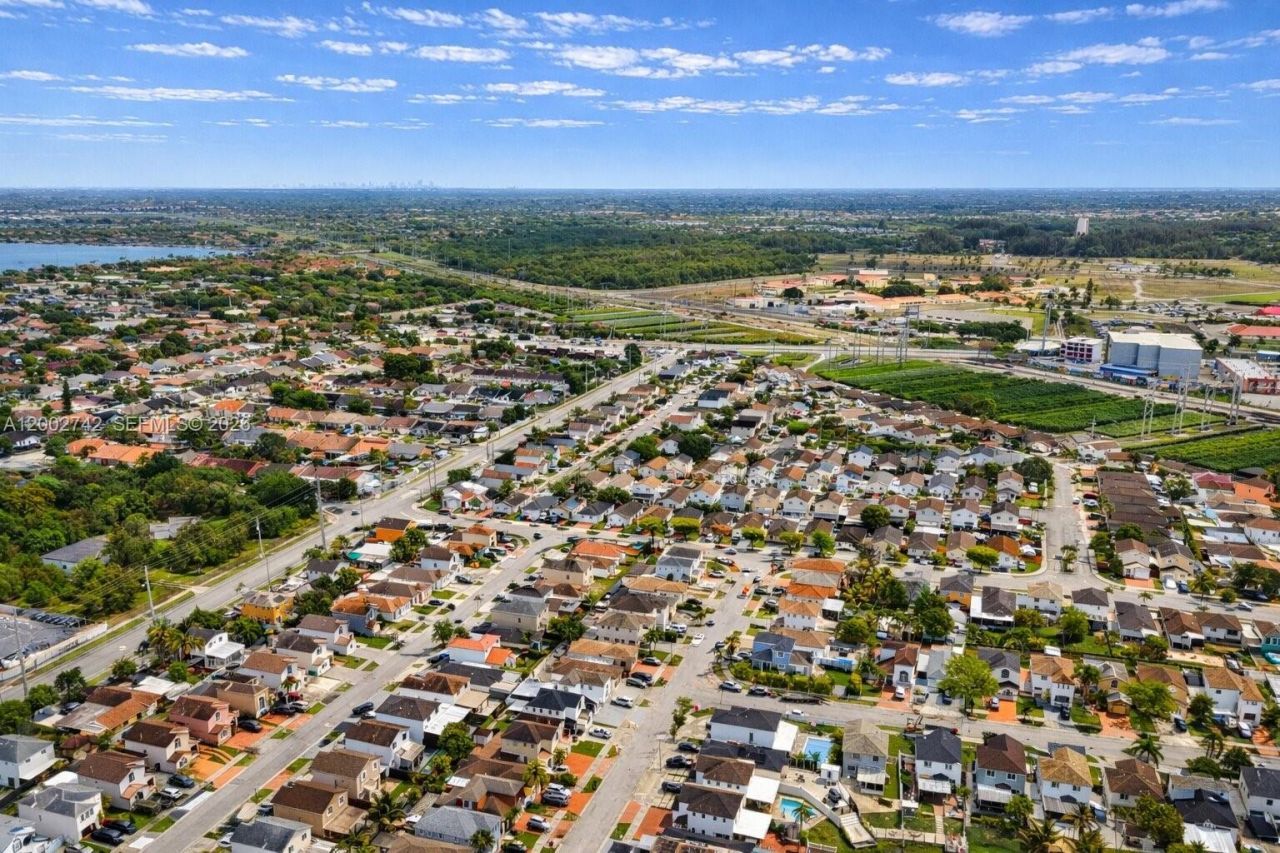 13918 SW 161st Ter, Miami, FL 33177 Photo