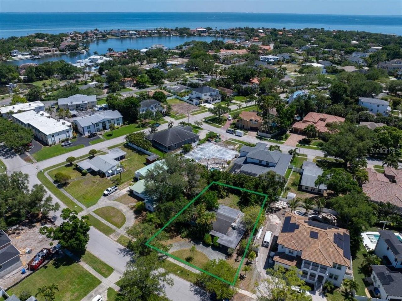 459 Bayview Drive Ne, Saint Petersburg, FL 33704 Photo