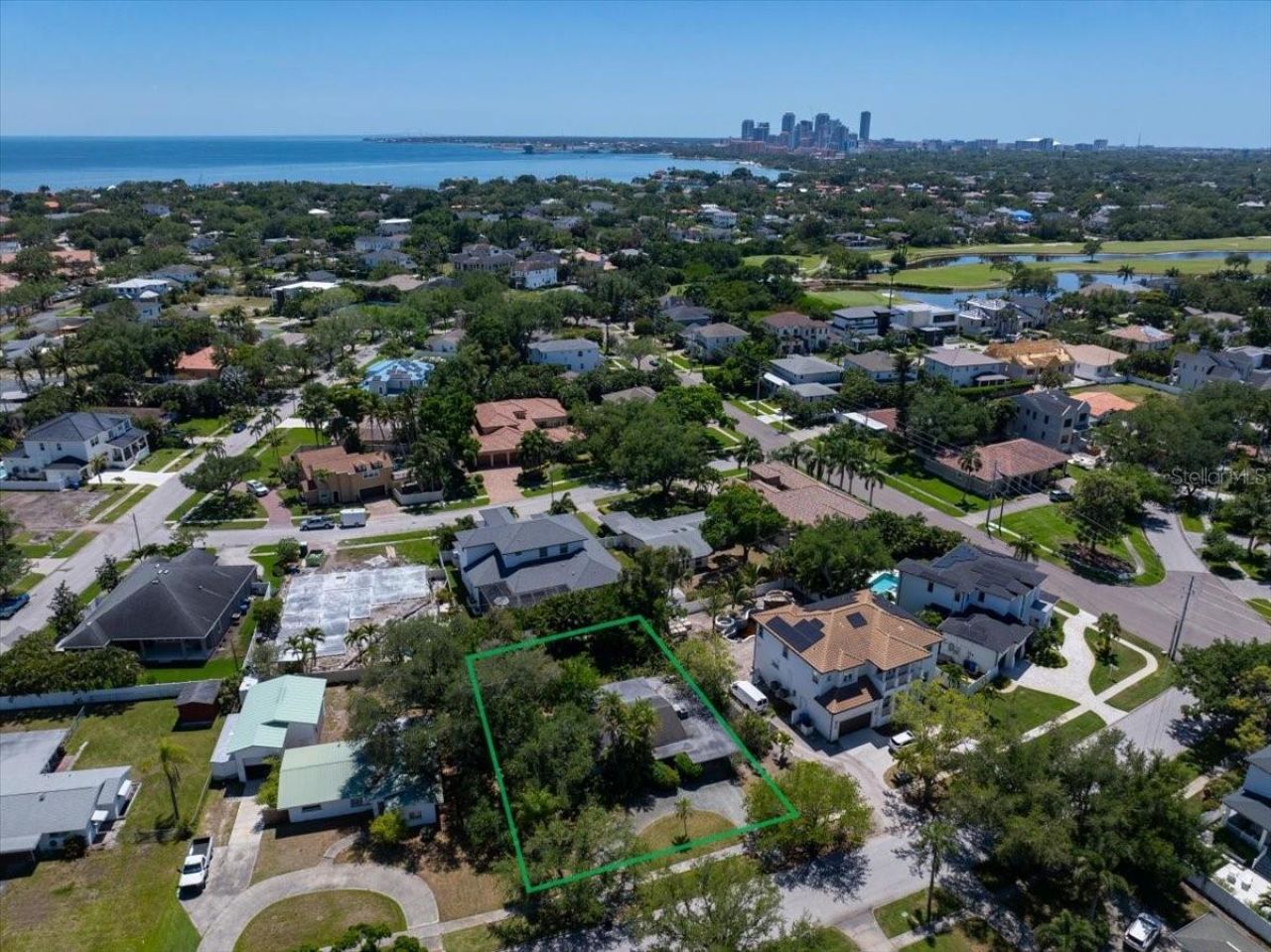 459 Bayview Drive Ne, Saint Petersburg, FL 33704 Photo