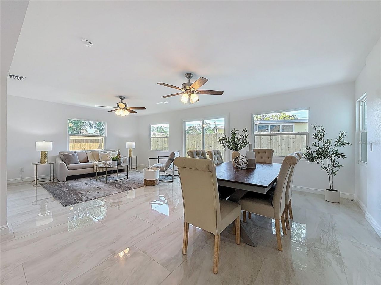 910 Alcazar Way S, Saint Petersburg, FL 33705 Photo