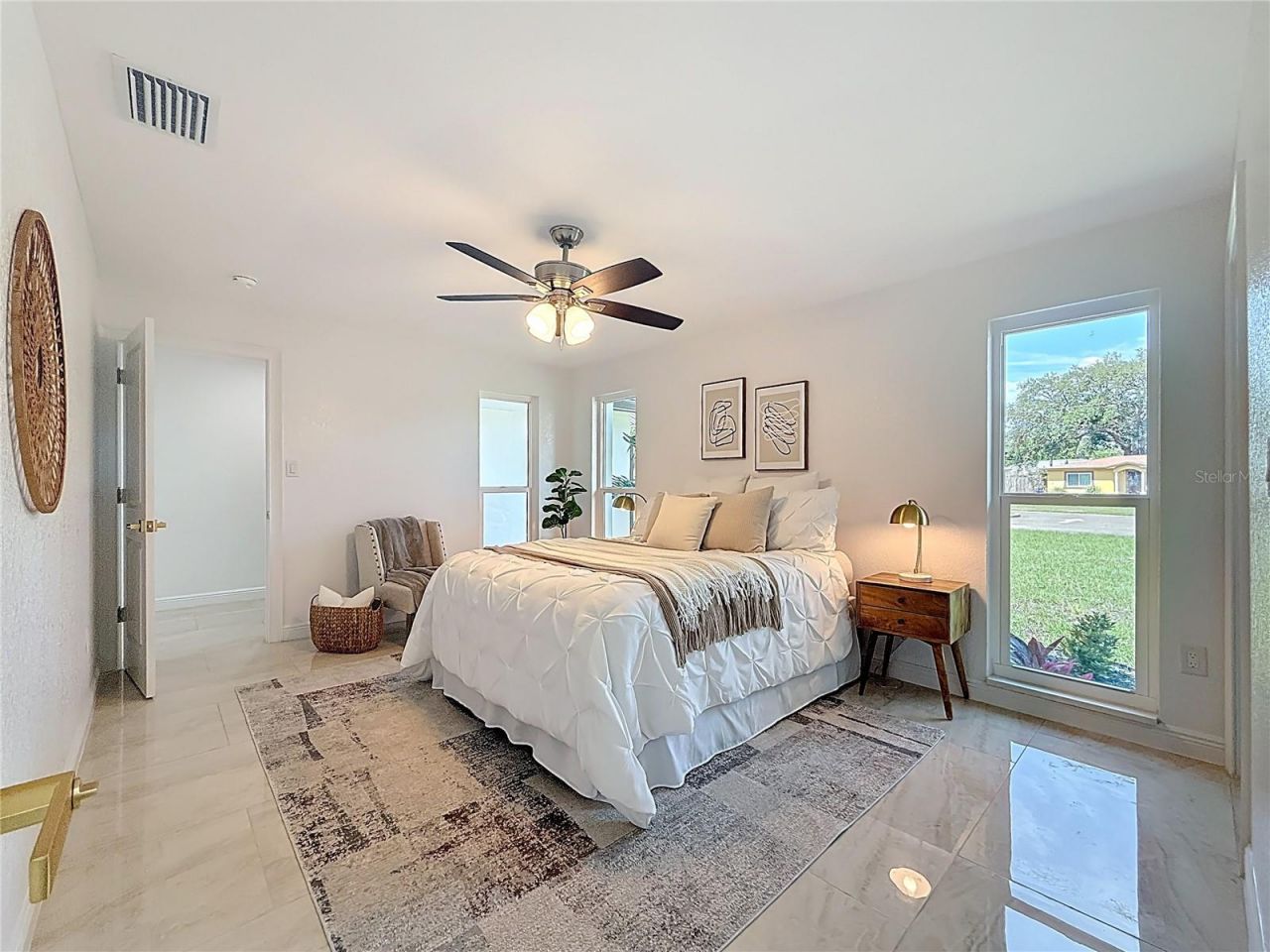 910 Alcazar Way S, Saint Petersburg, FL 33705 Photo