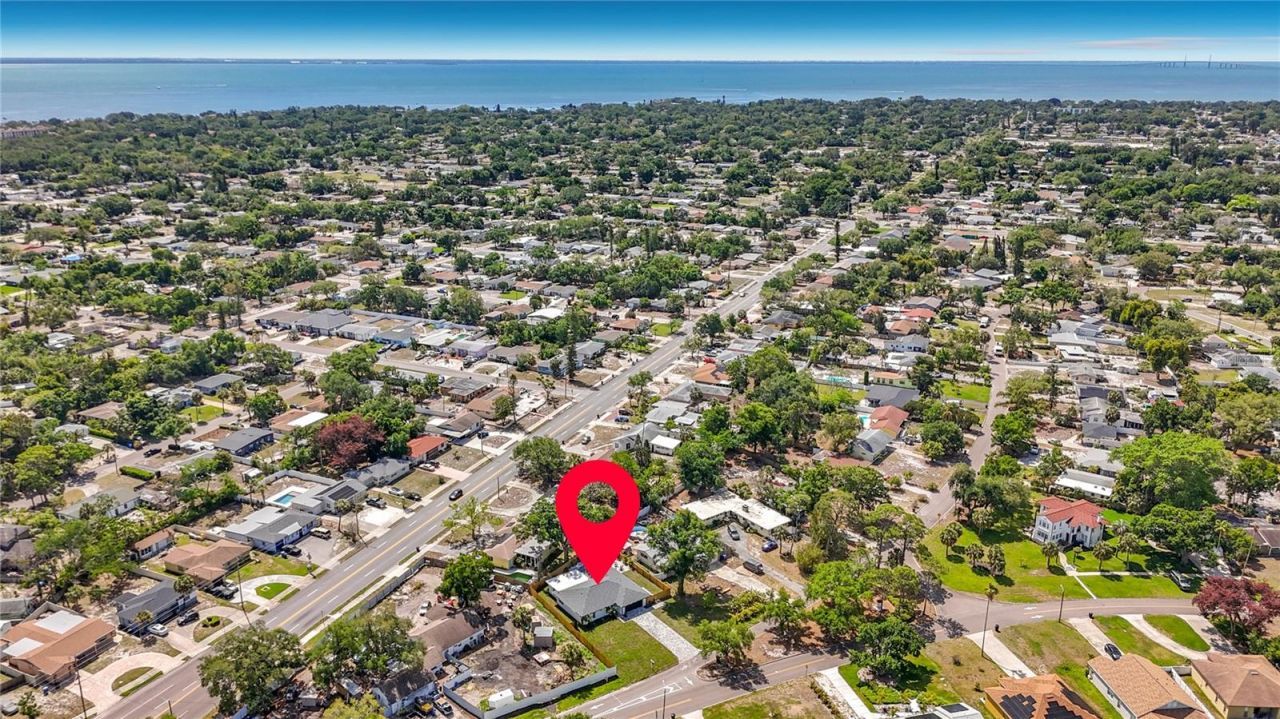 910 Alcazar Way S, Saint Petersburg, FL 33705 Photo