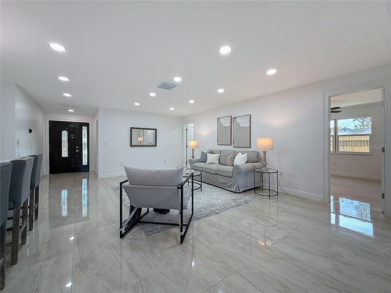 910 Alcazar Way S, Saint Petersburg, FL 33705 Photo