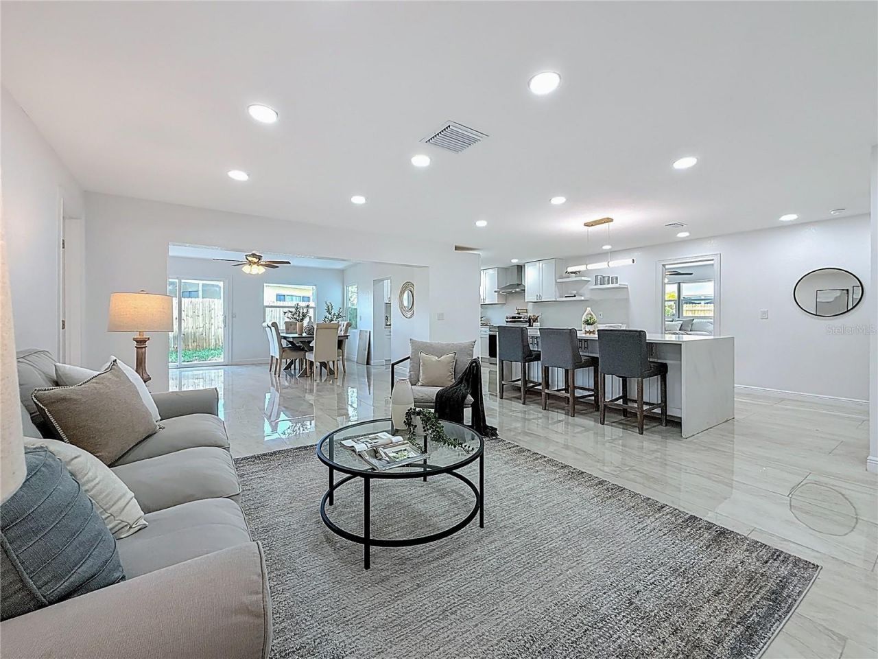 910 Alcazar Way S, Saint Petersburg, FL 33705 Photo