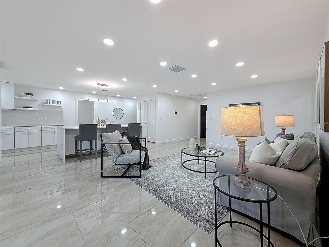 910 Alcazar Way S, Saint Petersburg, FL 33705 Photo