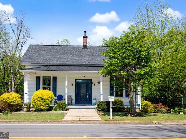70 E Washington Street, Newnan, GA 30263