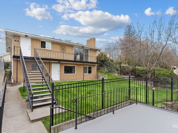 303 Highland Ave, Clarkston, WA 99403