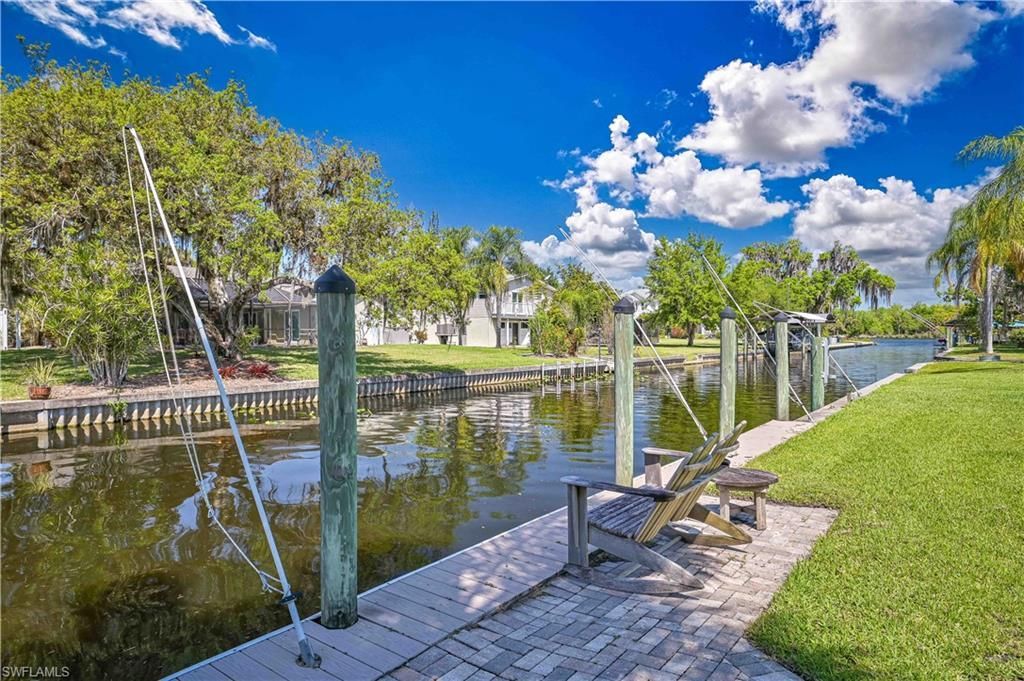 1910 Oak Dr, Alva, FL 33920 Photo