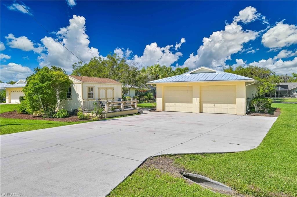 1910 Oak Dr, Alva, FL 33920 Photo