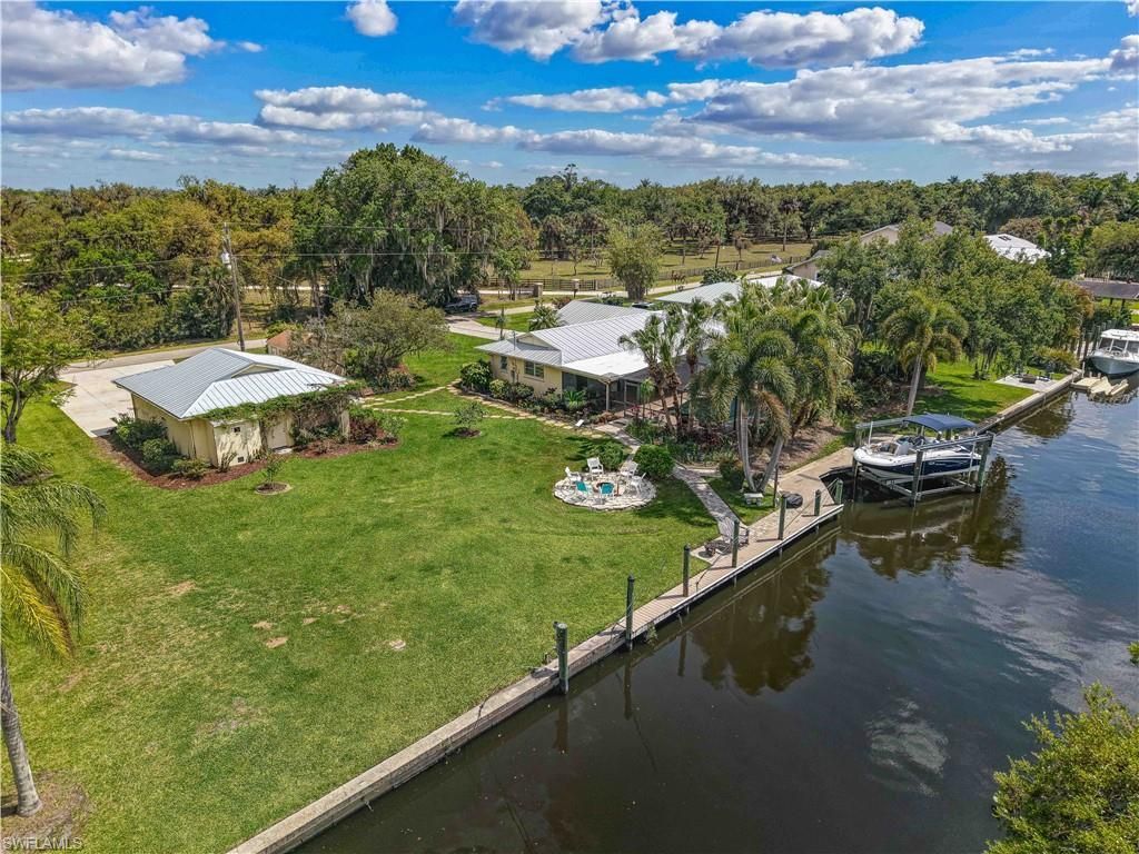 1910 Oak Dr, Alva, FL 33920 Photo