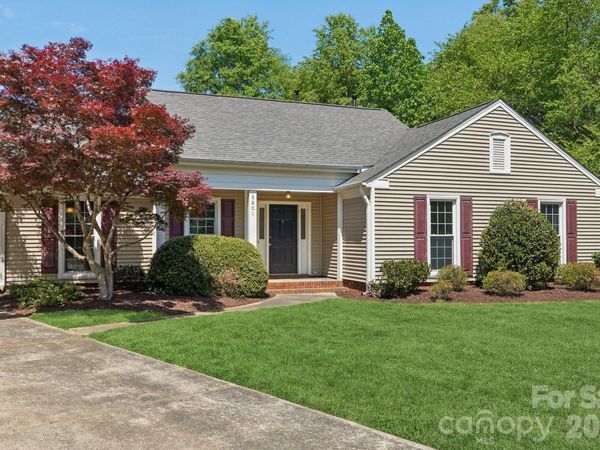 8801 Gamesford Drive , Charlotte, NC 28277