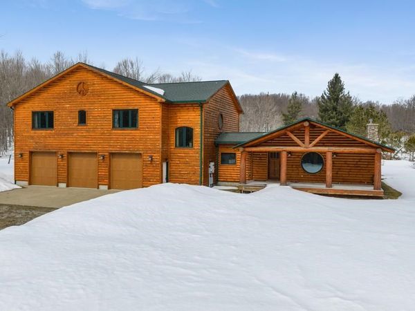4530 Middle Village Drive, Harbor Springs, MI 49740