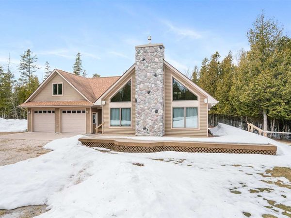 27 N 3 Mile Road, Hessel, MI 49745