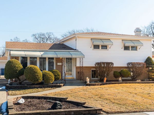 423 S Yale Avenue , Addison, IL 60101