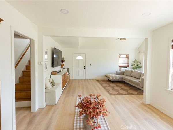 715 E Mcfadden, Santa Ana, CA 92707