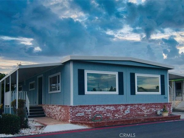 9850 Garfield Avenue, Unit 5, Huntington Beach, CA 92646