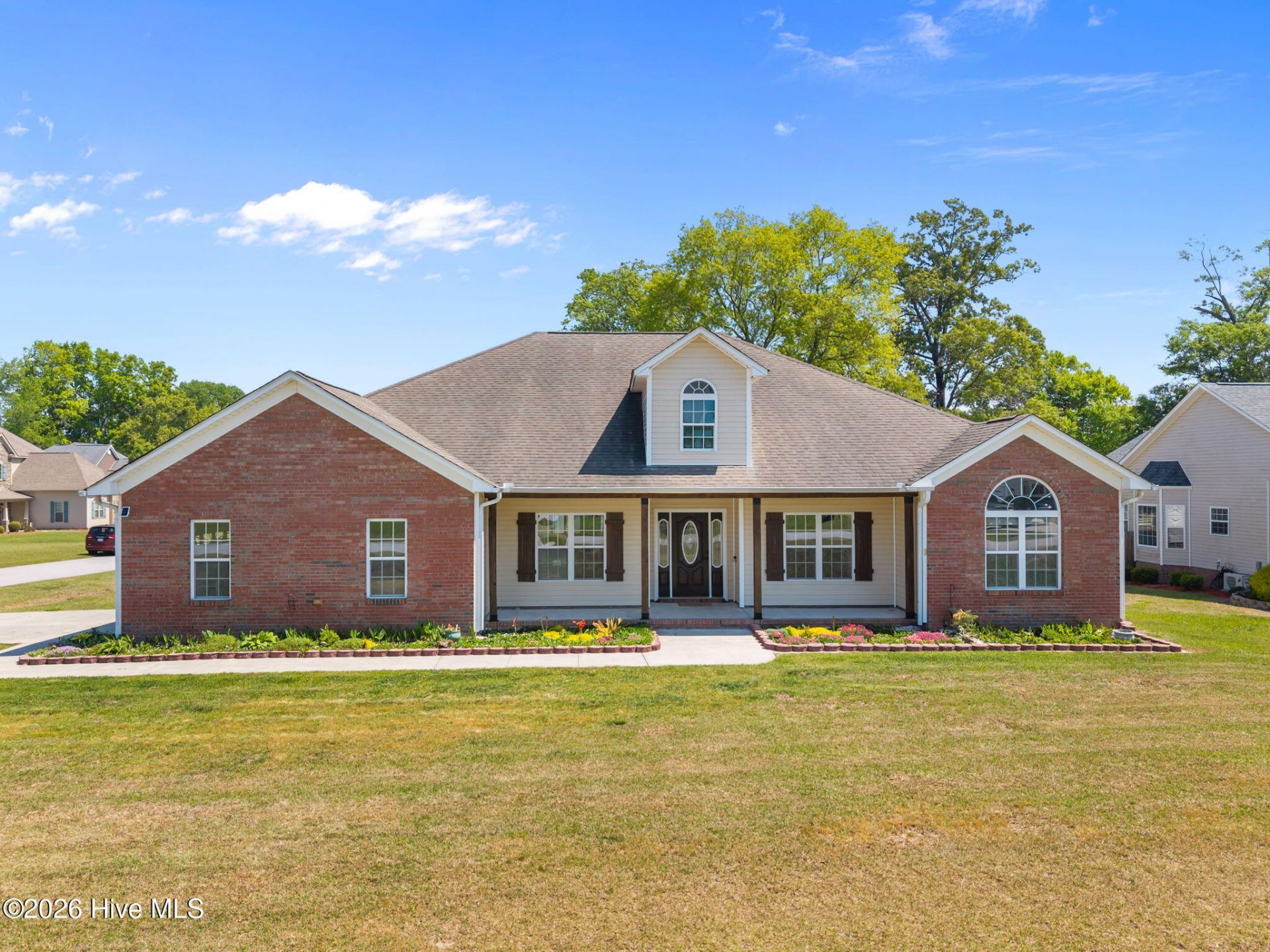 200 E Howard Drive, Jacksonville, NC 28540 Main Photo