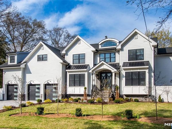 8 Broad Street, DEMAREST, NJ 07627