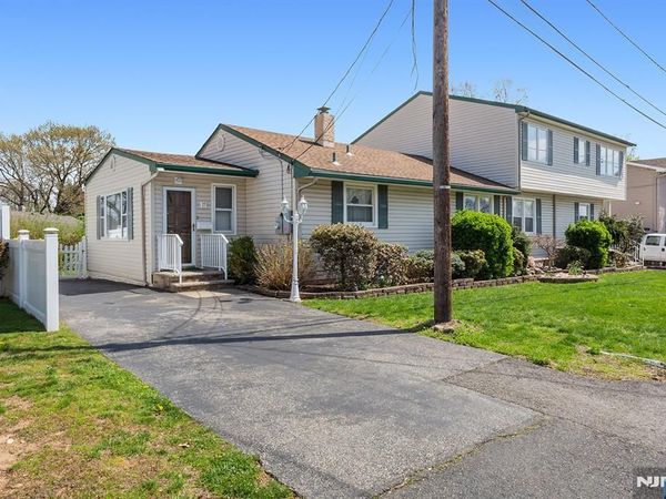 17 Obal Avenue, ELMWOOD PARK, NJ 07407