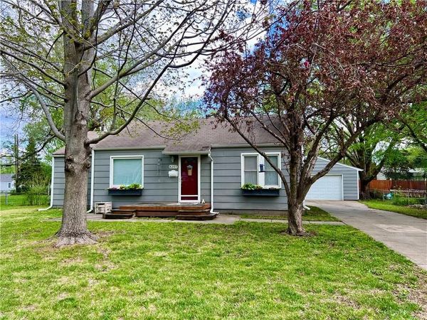 8207 Hemlock Street, Overland Park, KS 66204