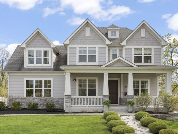 359 Hawthorne Boulevard , Glen Ellyn, IL 60137