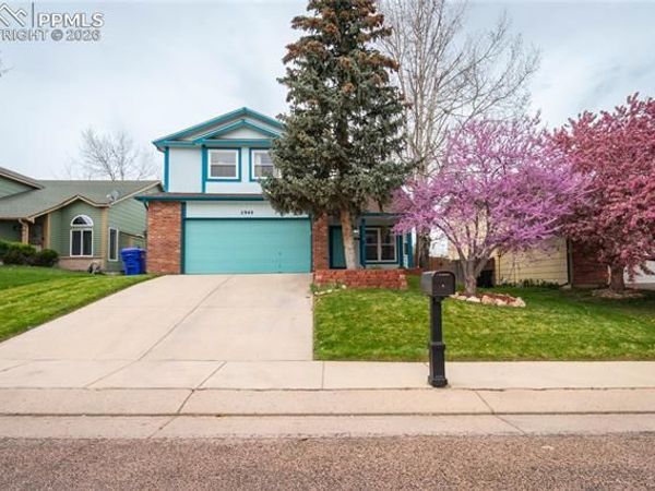 2940 Richmond Drive, Colorado Springs, CO 80922