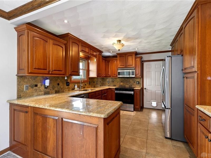 9367 Artz Road, Huber Heights, OH 45344 Photo 17