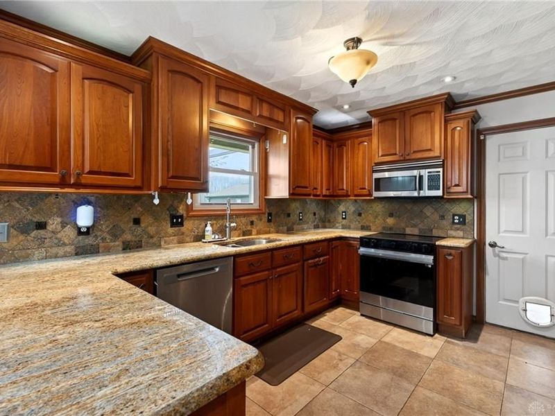 9367 Artz Road, Huber Heights, OH 45344 Photo 23