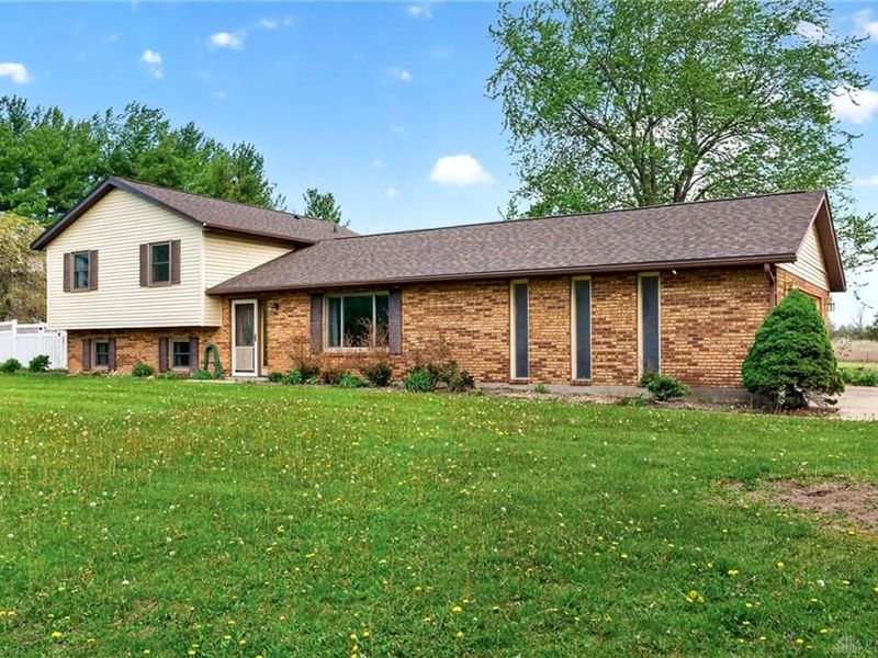 9367 Artz Road, Huber Heights, OH 45344 Photo 3