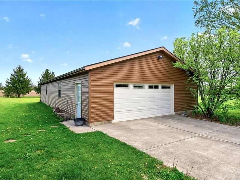 9367 Artz Road, Huber Heights, OH 45344 Photo 6