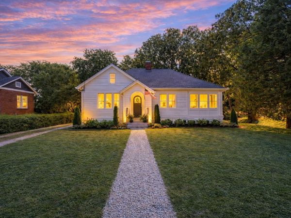 1118 Riverwood Dr, Nashville, TN 37216