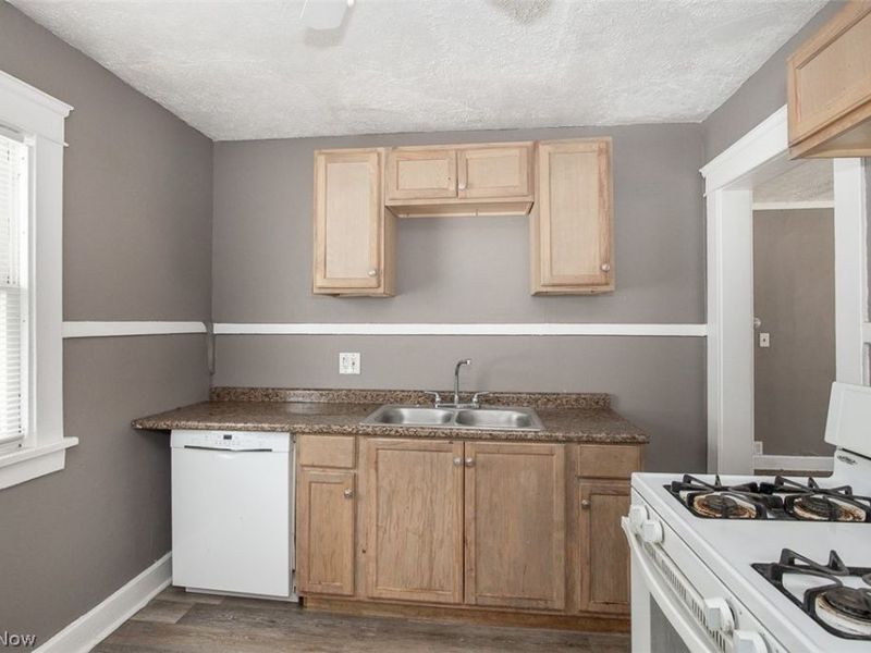 3233 E 132nd Street, Cleveland, OH 44120 Photo 3